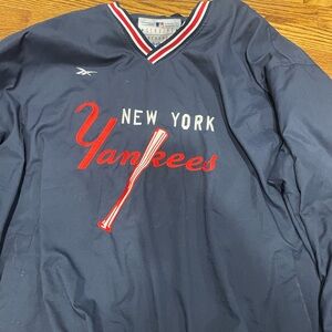 New York Yankees sweatshirt